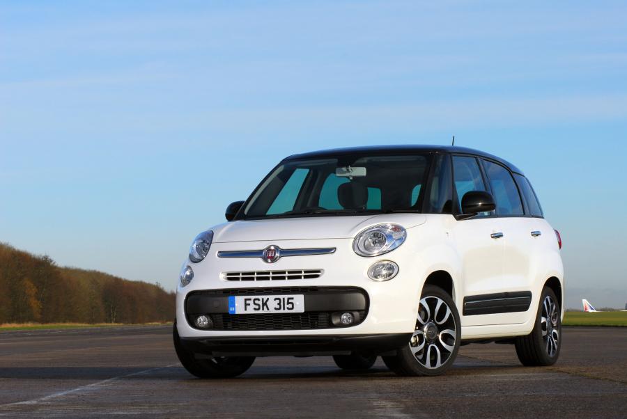  Fiat 500L 2014 года  (UK) (фото 4 из 19)